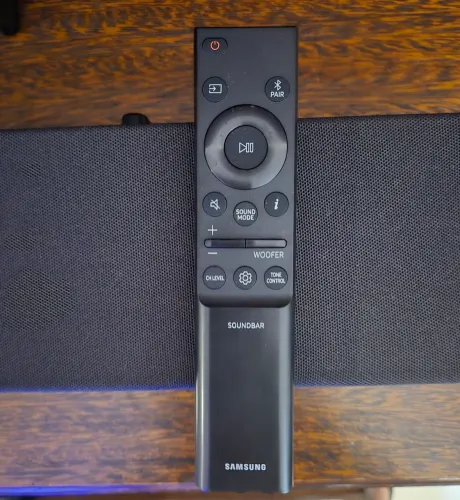 Soundbar Samsung HW-B400F ( como nova!)