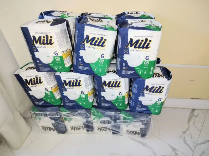 FRALDA GERIÁTRICA MILI G ADULTO 40 PACOTE VENDO ENTREGO $20 CADA PACOTES