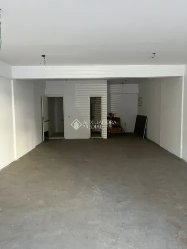 Salão Comercial Espaçoso com 69,22 m² no bairro Taboão