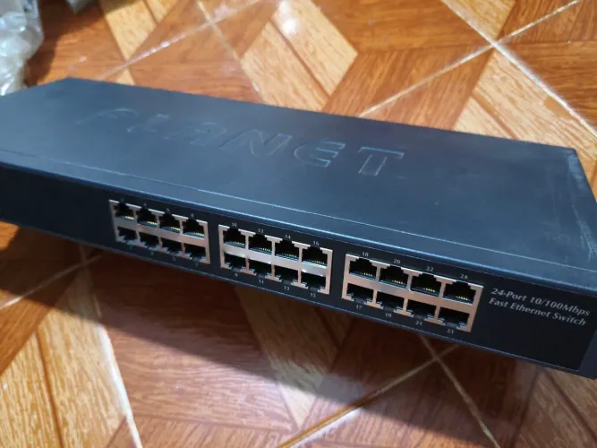 Switch Planet FNSW-2401 de 24 portas Fast Ethernet