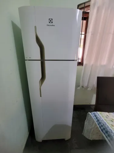 Geladeira Electrolux 260L