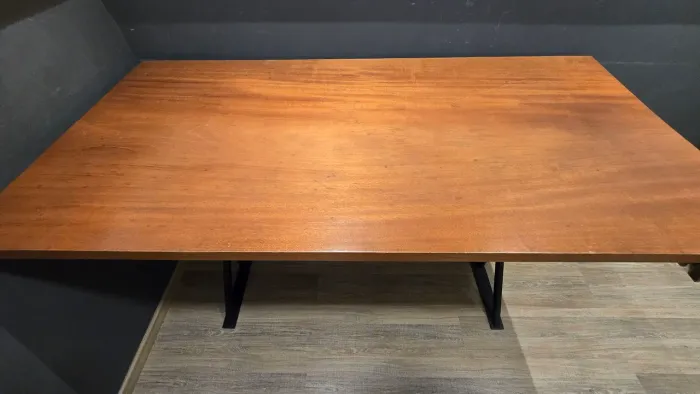 Mesa de Jantar/Escritório em Mogno Maciço e Base de Metal