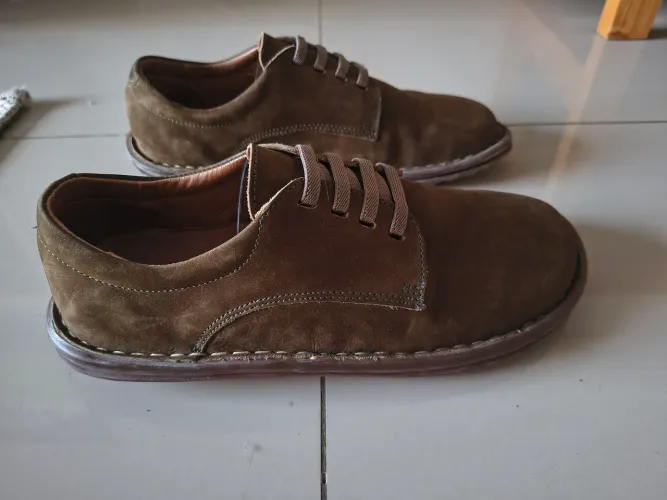 VENDO SAPATÊNIS OUTER CONSERVADO