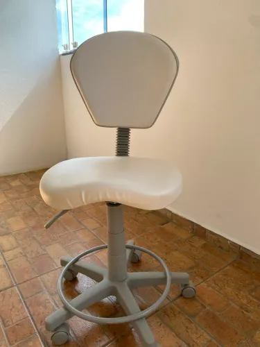 Mocho Branco Pontual Estética, semi novo