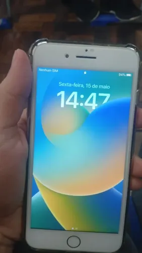 iPhone 8 plus 64gb já acompanhando carregador e capinha original 