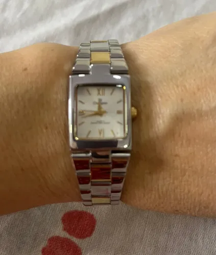 Vendo lindo relógio feminino, marca Champion