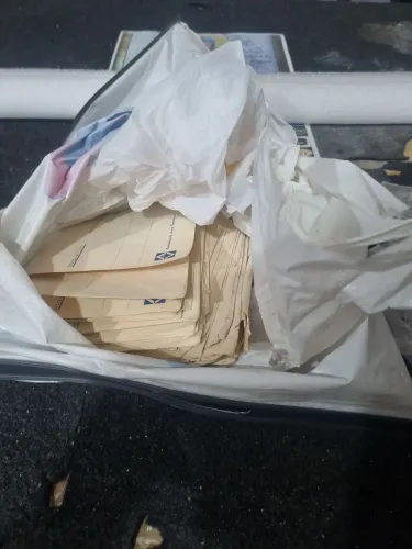 Muitas moedas e selos antigos