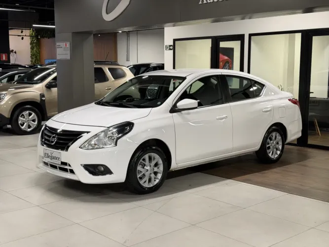 Nissan Versa 2015