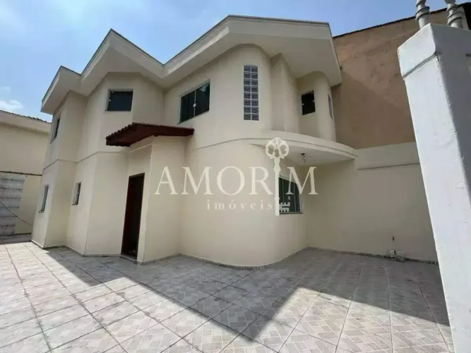CASA À VENDA JARDIM SÃO LUIZ/POLVILHO COM 3 DORMITÓRIOS SENDO 1 SUÍTE, CHURRASQUEIRA, 3 V