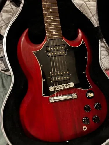 Guitarra Gibson Sg (Acompanha case)