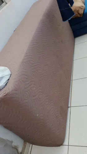 Cama e sofá dois lugares