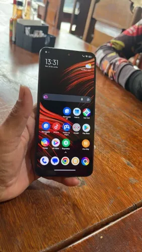 Vendo esse xaiomi poco 256GB 12 de RAM 5G sem trinco câmeras ótimas bateria duradora 