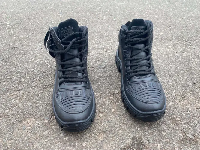 Bota Caterpillar Preta - Nova, Linha Premium, Confortável e Resistente!