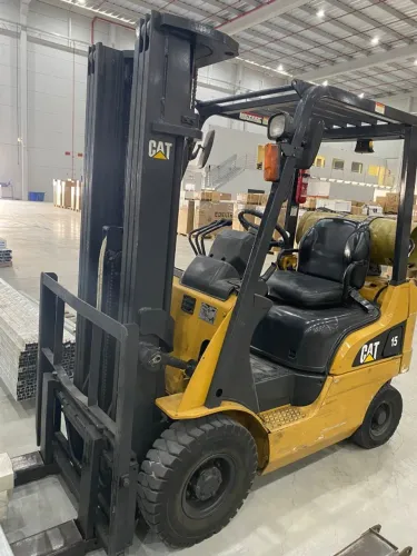 EMPILHADEIRA PALETEIRA CATERPILLAR - EXCELENTE ESTADO - USO PARTICULAR - 21x NO CARTÃO