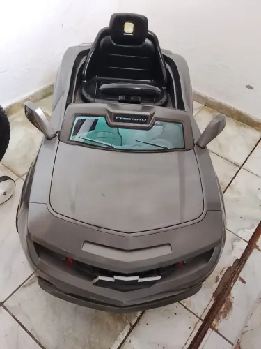 Carro infantil elétrico