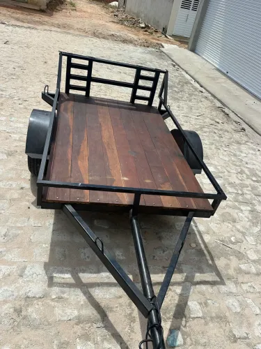 Vendo Carrocinha nova para quadriciclo ou moto