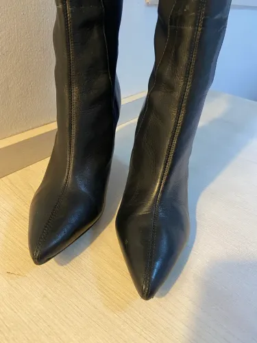 Bota Arezzo cano longo couro