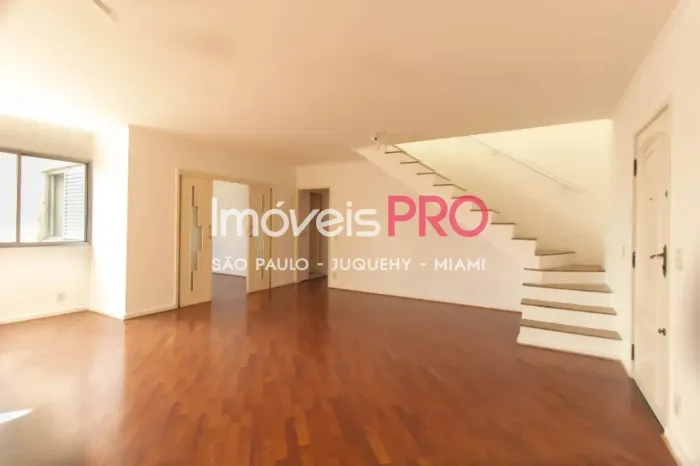 Cobertura duplex com 195m2 de 4 dorm sendo 1 suíte e 2 vagas no Campo Belo prox do metro
