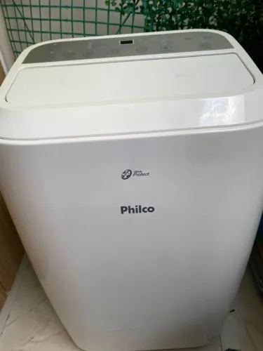 Ar condicionado portátil Philco 12.000 BTus com controle remoto e fixador para janela