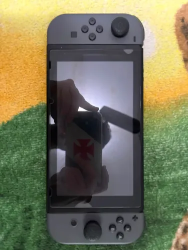 Nintendo Switch V2 Black - Estado de Novo | Apenas 3 meses de uso