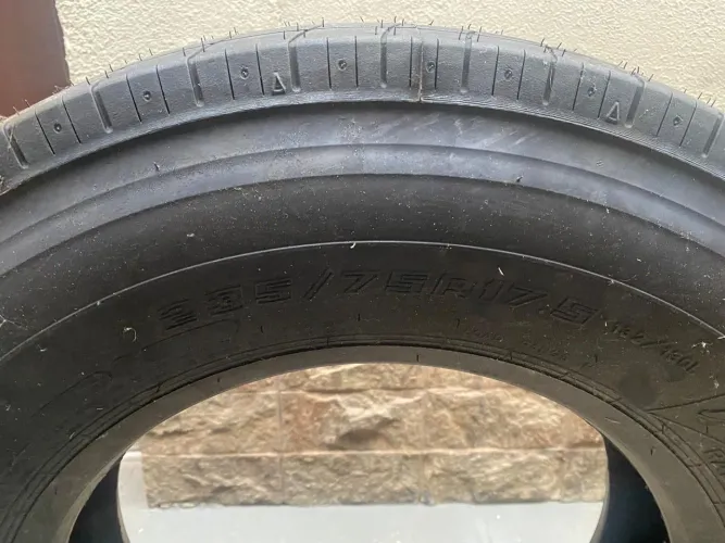 Pneu 235 75 17,5 Goodyear RHS Novo 