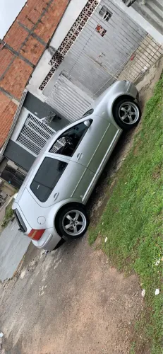 Vendo rodas 17  pneus dá pra rodar 