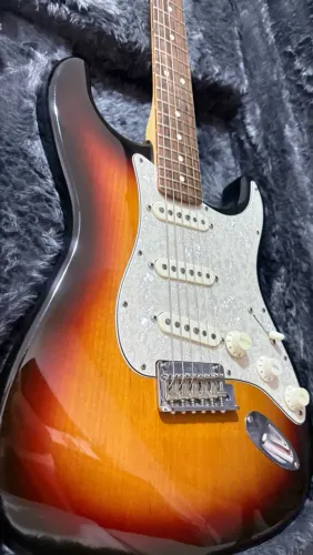 Guitarra Fender American Standard