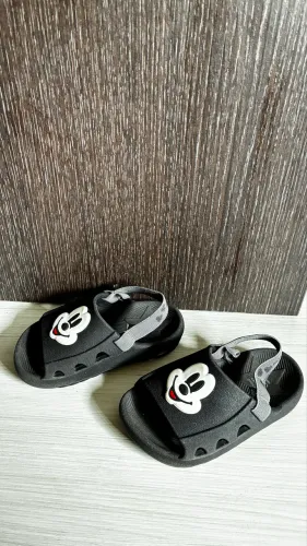 Sandália infantil preta Mickey Grendene