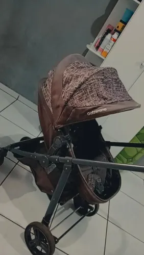 Carinho de bebe + bebe conforto