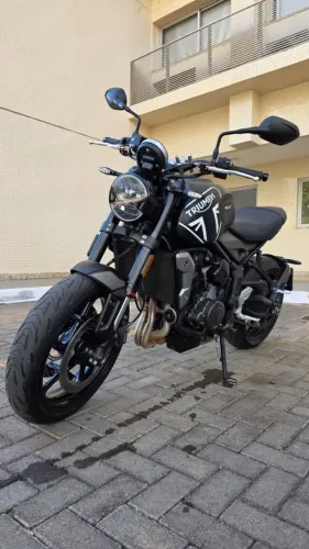 Triumph Trident 660, 2023/2023, Preta - Único dono, revisões 100% na concessionária