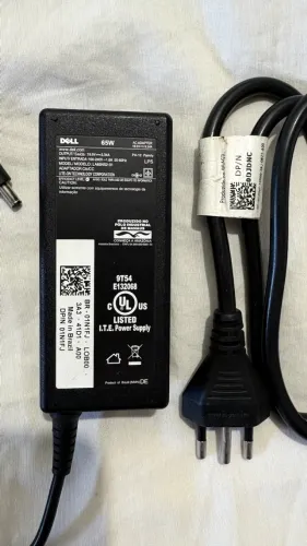 Carregador Dell - 65 Watts (conector 4.5mm) com cabo de alimentação tipo brasileiro