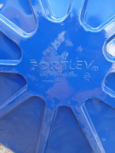 vendo 6 tampa para caixa d'água 500ml. Estão novas