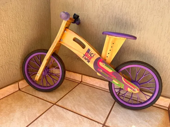 Bicicleta de Equilíbrio Coloridinha Biciquetinha