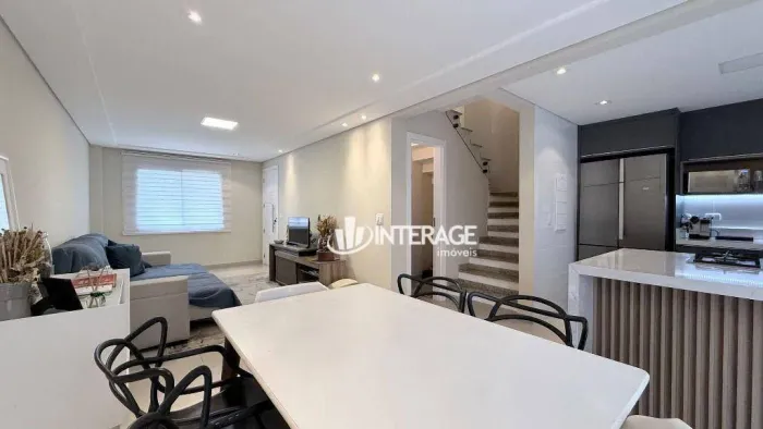 Sobrado com 3 Quartos para alugar, 136 m² por R$ 5.954/mês - Santa Felicidade - Curitiba/P