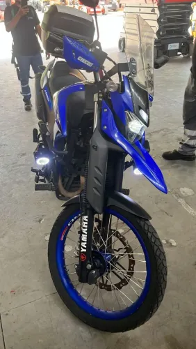 Lander 250 - único dono