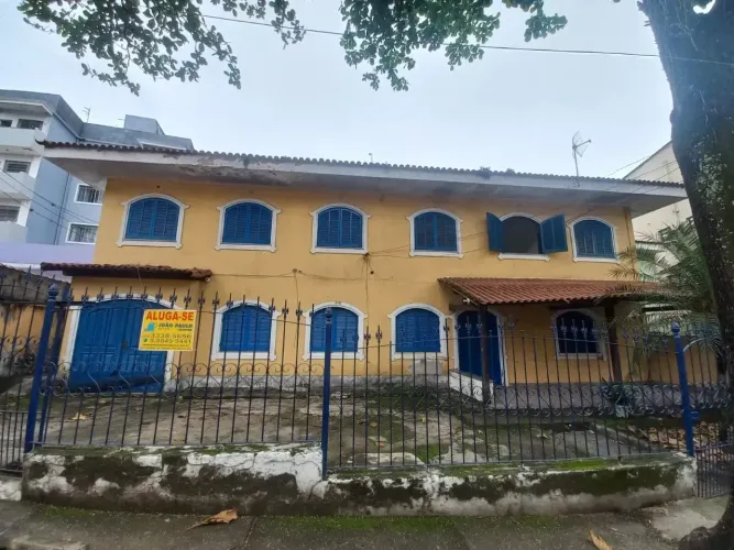Imóvel para aluguel tem 180 metros quadrados com 8 quartos em Jardim Amália - Volta Redond
