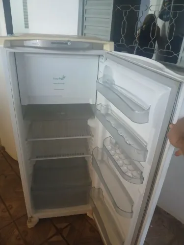 Vende geladeira cônsul frossfry 300 litros toda original entregamos...