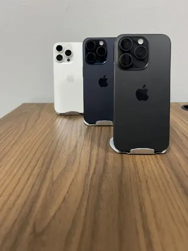 iPhone 15 Pro Max 256GB Preto - 95% Bateria - Seminovo - Retirada em Loja Física em BH