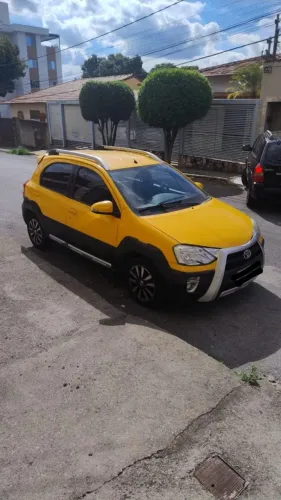 Toyota Etios Cross 1.5 Flex 16V 5P Mec. 2014