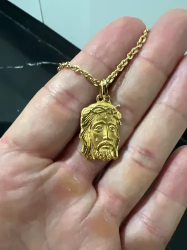 Pingente Cristo em ouro 18k / diamantes