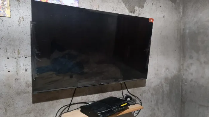 TV SMART TCL SEMI NOVA 43 POLEGADAS 
