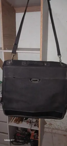 Bolsa transporta paletó 