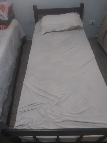 Cama de solteiro com colchão venda urgente 