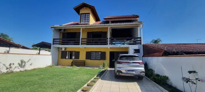 Casa em Itapoá SC | 2 Terrenos | 2 Casas | Piscina | 7 Quartos