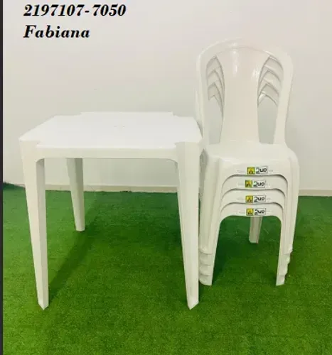 Conjunto completo de mesa com cadeiras