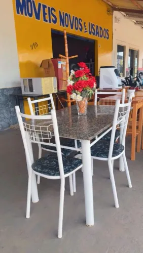 Mesa de mármore 