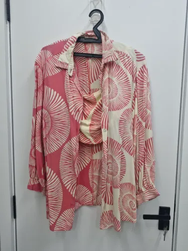 Blusa com croped deep tam G