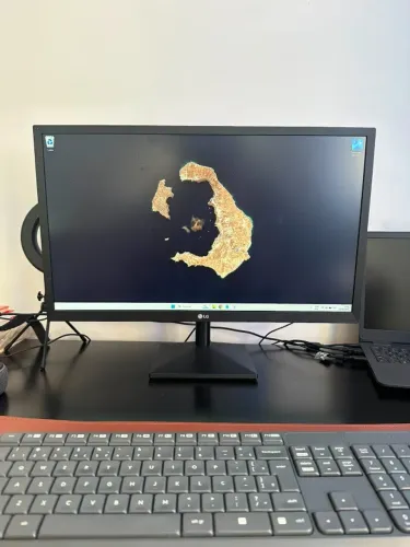 Monitor LG 24'' semi novo