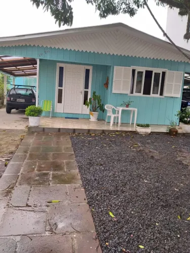Casa veraneio no centro de torres.perto de tudo