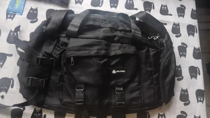 Mochila estilo techwear tática preta resistente grande em excelente estado